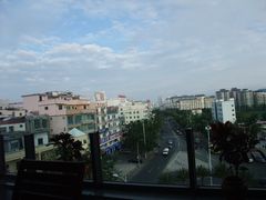 早餐厅外的风景-黎客国际酒店