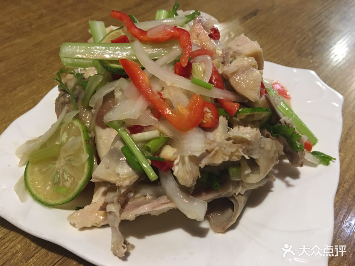 云南客栈特色餐厅傣味凉鸡图片