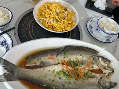 -丹水桥地锅鱼·翘嘴鲌·地方特色全鱼宴(丹江口大坝店)