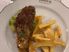 -Majestic Café