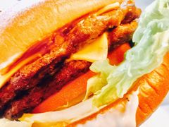 双层巨星牛肉汉堡-卡乐星(美罗城店)
