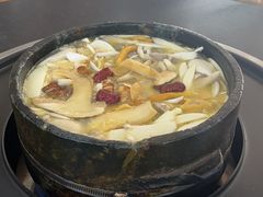 -南渝食府.墨脱石锅松茸鸡