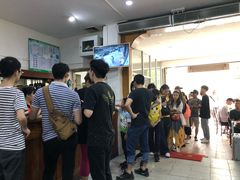 等位区-红星光发煲仔饭(大石街店)