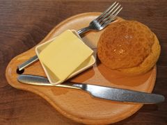 法国总统菠萝油-来龙里 精致 东南亚餐室(万象城店)