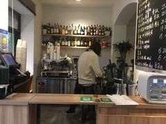 -WOW coffee