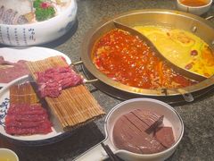 -小天鹅火锅·一线江景洪鼎旗舰店(洪崖洞店)