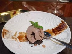 自制焦糖坚果冰糕-YUE·6·西式融合餐厅(外滩六号店)