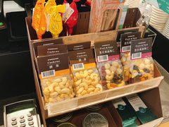 -星巴克(杭州西湖银泰1F店)