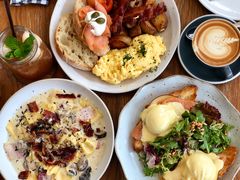 -ROAST coffee & eatery