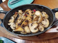 芝士香烤蘑菇-CRAZYONES西班牙海鲜饭(上海美罗城店)