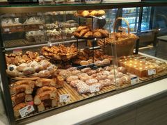 -巴黎贝甜(大宁国际商业广场店)