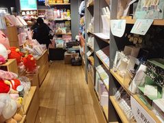-九木杂物社(新奥购物中心店)