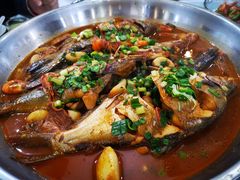 精品红烧杂鱼-溱湖八鲜菜馆