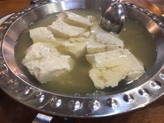 -石磨豆花家常菜·牦牛排土火锅