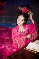 点击看大图 -九月鹰飞汉服摄影工作室
