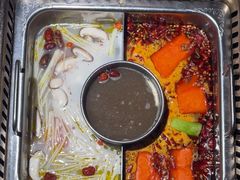 -巴渝瓦肆重庆鲜火锅(宝龙环湖店)