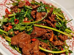 香菜炒牛肉-老馆子·建德菜·山肴鱼鲜(海威新界店)
