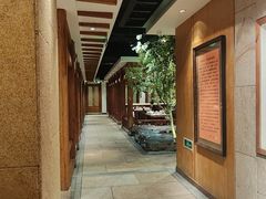 -萨拉伯尔(燕莎友谊商城店)