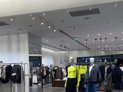 -URBAN REVIVO(上海中庚漫游城店)