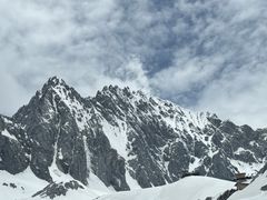 -玉龙雪山游客服务中心