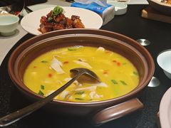 -浦東饭店(育才街怀特国际商城店)