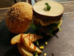 -HIGH FIVE哈福手工汉堡(桂林路店)