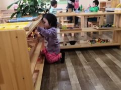 -瑞恩宝感统训练·语言提升·蒙氏托育中心