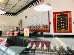 -Cold Stone Creamery(main street)