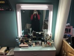 化妆台-YOUNGSKIN氧研皮肤管理中心