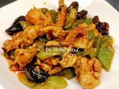 青椒木耳炒肉-财经大学学生公寓食堂