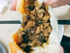 麻辣香菇鸡丁包-老陶包子铺(南大西南村店)