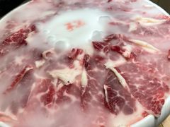 雪花牛肉-手选潮汕鲜活牛肉火锅(二七广场店)