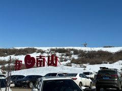 -丝绸之路山地度假区滑雪场