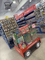 -逝水玩具折扣店