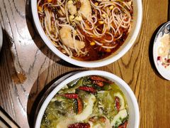 -渝是乎酸菜鱼·川渝小炒(新世界百货望京店)