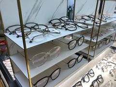 -优视觉视光中心•青少年近视防控(新世界中心写字楼店)