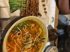 -粉八·云南米线·建水烧烤(常熟路店)