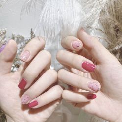 -花岐款式专研健康美甲沙龙