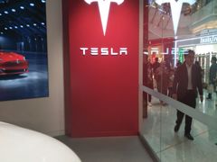 -TESLA 特斯拉(广州天环广场体验店)