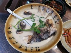 砂锅鱼头-75幢私房菜馆