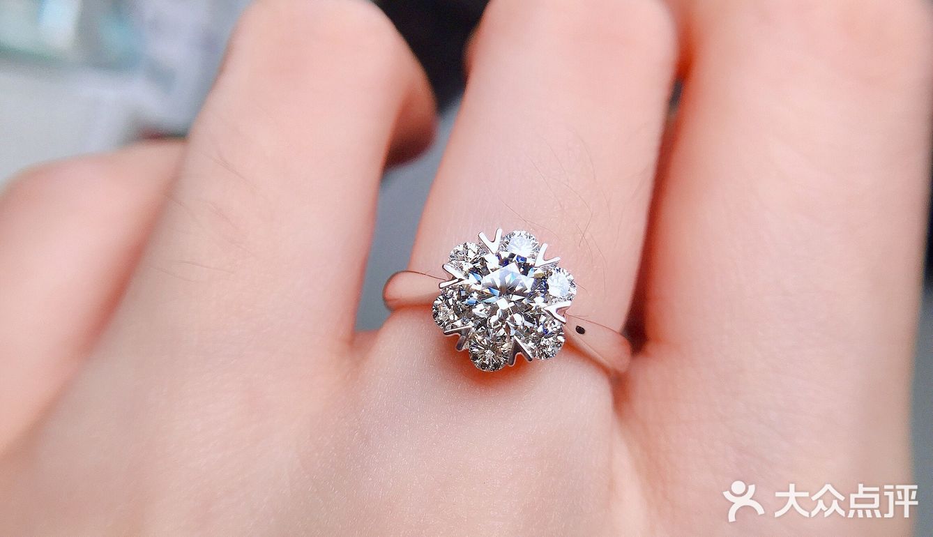 70分无敌显大的花花🌸钻戒💍