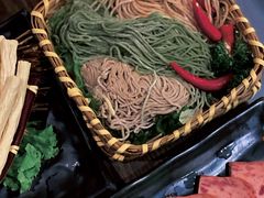 -湊湊火锅·茶憩(杭州湖滨银泰in77店)