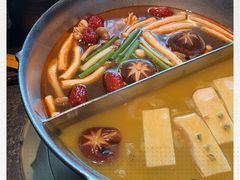 -湊湊火锅·茶憩(新中关购物中心店)