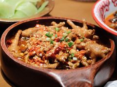 糯叽叽香辣鸡爪-乐乐大排档·30年老字号(浙江路店)