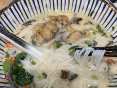 招牌梭边鱼粉-鲜越鲜鱼粉(财富购物中心店)