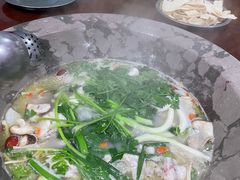 -姚记抚仙湖野生菌石锅鱼庄