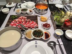 -红鼎豆捞·非遗鲍皇汤火锅(宝丰路店)