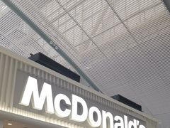 -麦当劳(深圳北站B2检票口楼上)