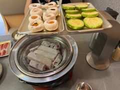 -围炉肉舍•炭烤活鳗•丹东海鲜烤肉(步行街店)