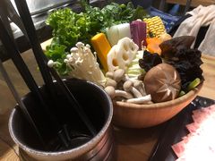 -湊湊火锅·茶憩(杭州湖滨银泰in77店)